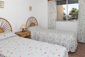 1 Schlafzimmer, Bügeleisen/Bügelbrett, Bettwäsche