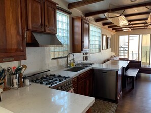 Microwave, dishwasher, cookware/dishes/utensils