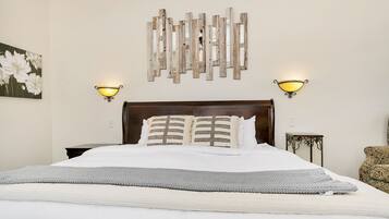 Iron/ironing board, free WiFi, bed sheets