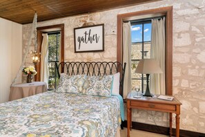 1 soverom, strykejern/-brett, wi-fi (inkludert) og sengetøy