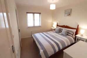 3 bedrooms, iron/ironing board, travel crib, free WiFi