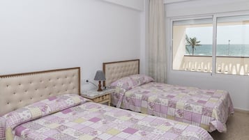 3 bedrooms, iron/ironing board, bed sheets