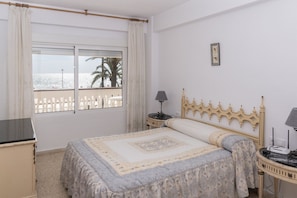 3 bedrooms, iron/ironing board, bed sheets - LIDER, 2-G (Cullera)