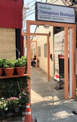 Exterior detail - Chiangmun Boutique (Chiang Mai)