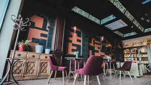 Bar (on property) - Konyak Hotel (Yerevan)