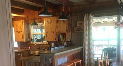 A perfect family vacation on the Frio River.