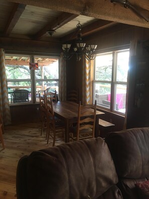 Dining - A perfect family vacation on the Frio River. (leakey)