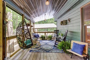 Interior - Dog-friendly, creek-side cabin with hot tub, open floor plan & multi-level decks (Sautee Nacoochee)