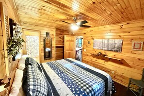 2 bedrooms, iron/ironing board, internet, bed sheets