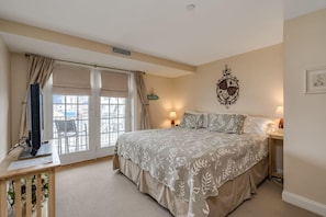 2 bedrooms, iron/ironing board, free WiFi, bed sheets - Maine, Beachfront Condo! (Old Orchard Beach)