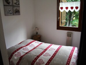 2 bedrooms