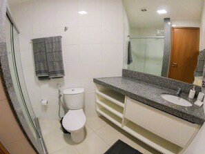 Douche, serviettes fournies