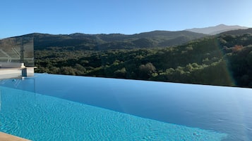 Piscine extérieure, piscine chauffée