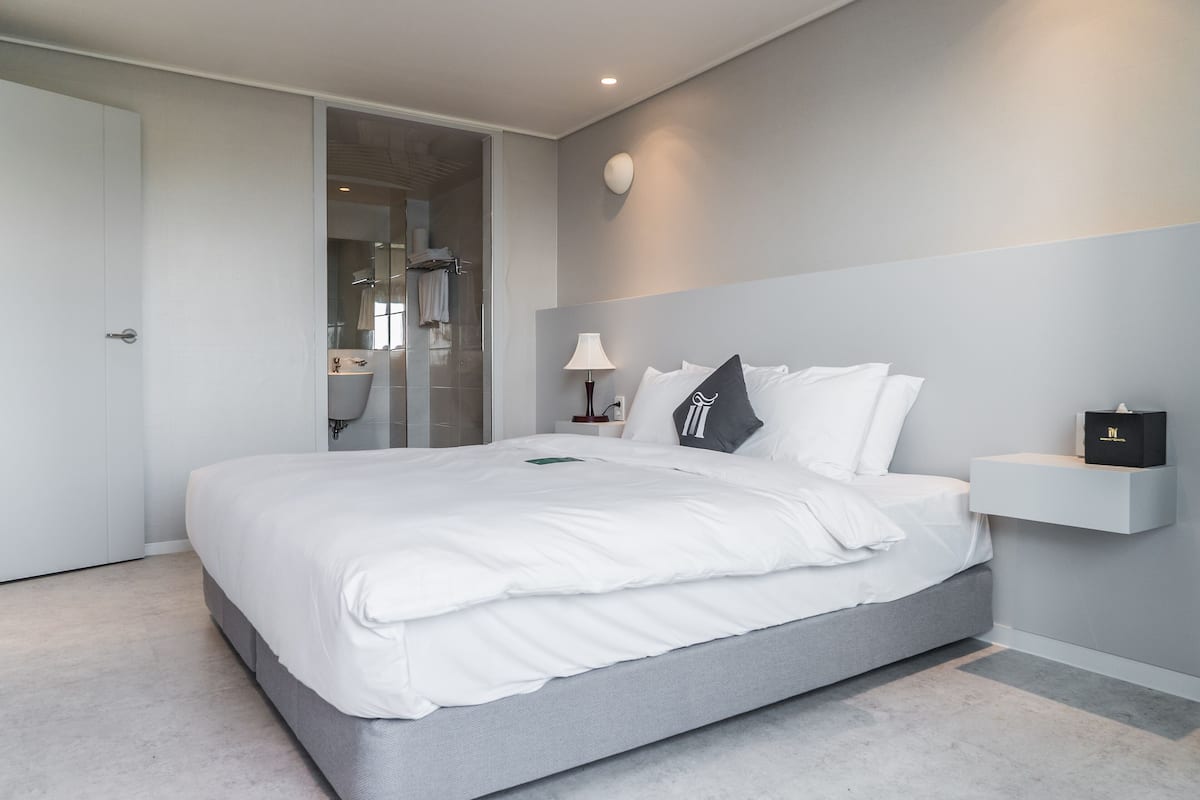 Suite (A) | 1 slaapkamer, een kluis op de kamer, verduisterende gordijnen