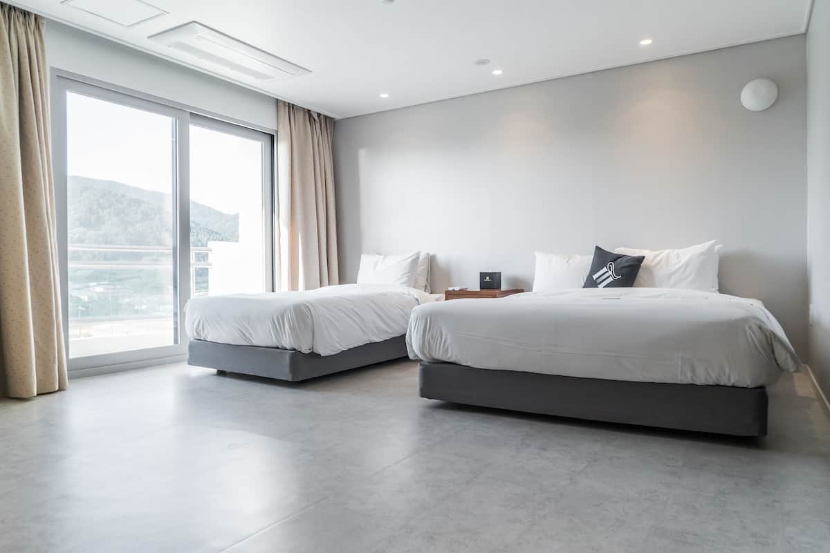Deluxe Twin kamer | 1 slaapkamer, een kluis op de kamer, verduisterende gordijnen
