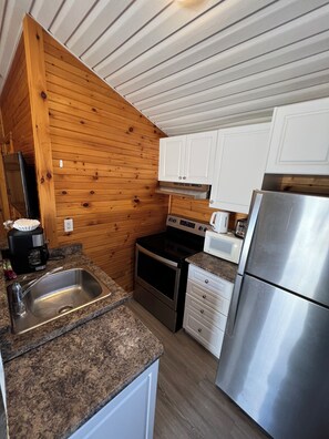 ثلاجة، ميكروويف، فرن، موقد طهي مسطح