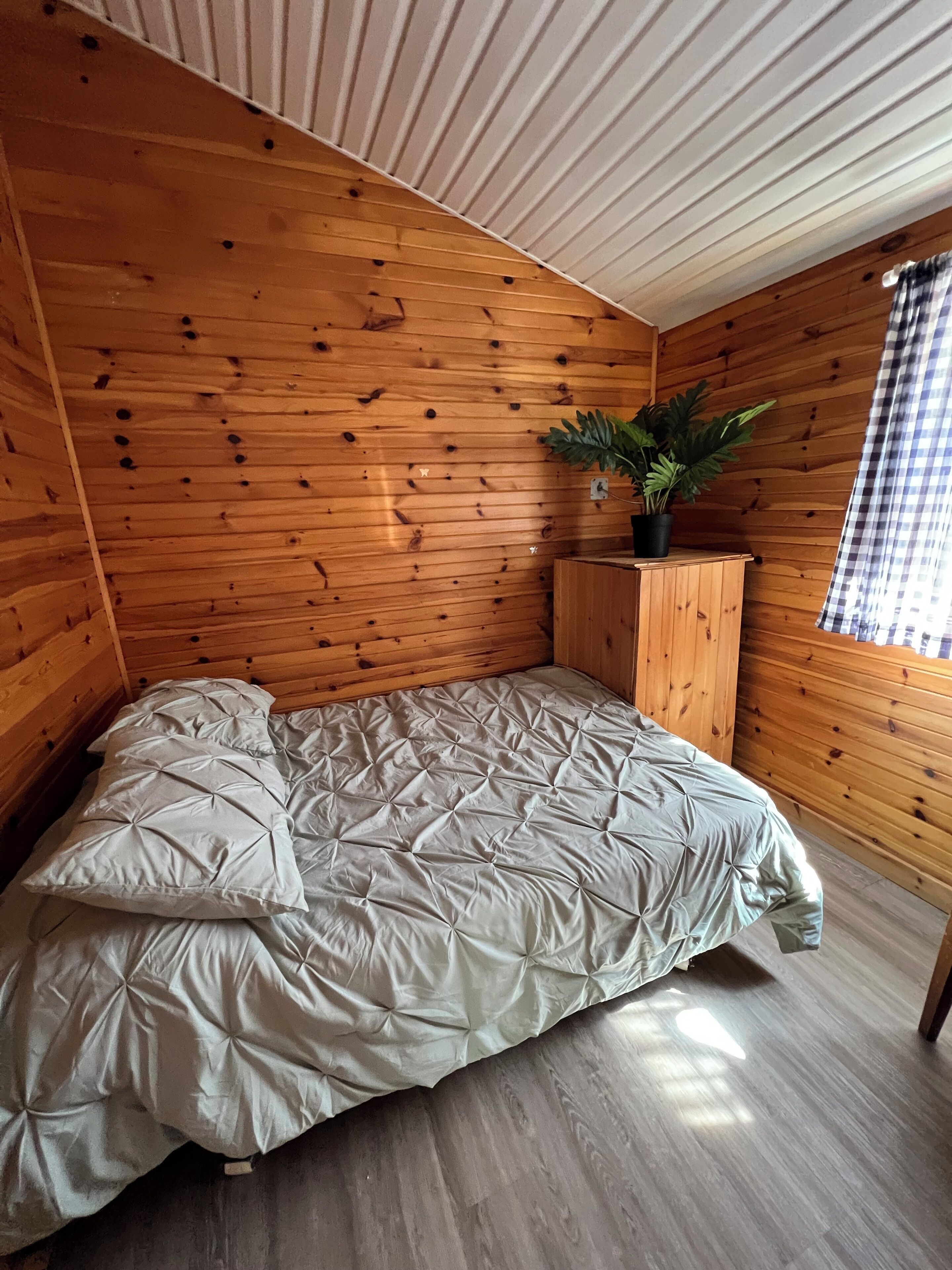 2 bedrooms, WiFi (free)