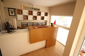 Reception - Hotel Bylis (Tirana)