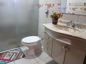 Bathroom - HOUSE IN PENEDO WITH WATERFALL (Penedo)