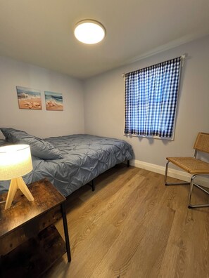 3 bedrooms, free WiFi - BEACHFRONT COTTAGE IN WASAGA BEACH - SANDPIPER BEACH RESORT - COTTAGE UNIT # 12 (Wasaga Beach)