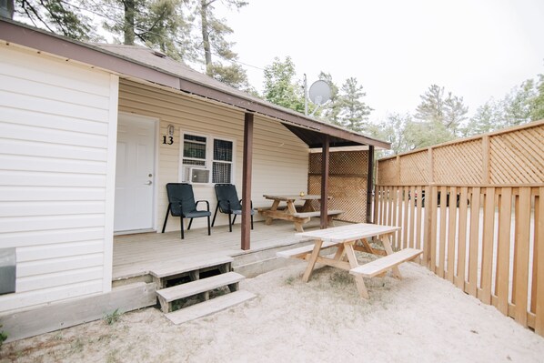 Property grounds - BEACHFRONT COTTAGE IN WASAGA BEACH - SANDPIPER BEACH RESORT - COTTAGE UNIT # 12 (Wasaga Beach)