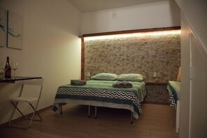 WiFi, bed sheets