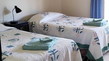 2 Schlafzimmer, Bügeleisen/Bügelbrett, Bettwäsche, Rollstuhlgeeignet