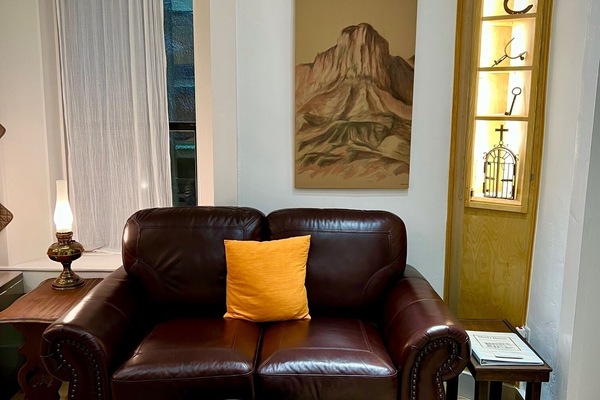 Your efficiency studio "hacienda" for a perfect visit, at Marfa House Fronteriza