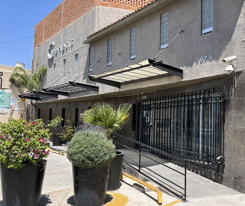 GENESIS 4 Suites/Lofts Double