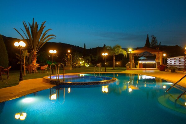 Outdoor pool - VILLA ANASIA - ENHANCE YOUR SENSEs - YOUR OWN ISLAND (Akrounta)