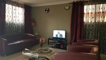 Télévision, jeux vidéo, lecteur de DVD, chaßne hi-fi