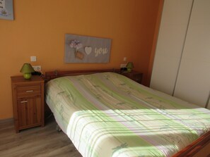 3 chambres, fer et planche à repasser, Wi-Fi gratuit, draps fournis