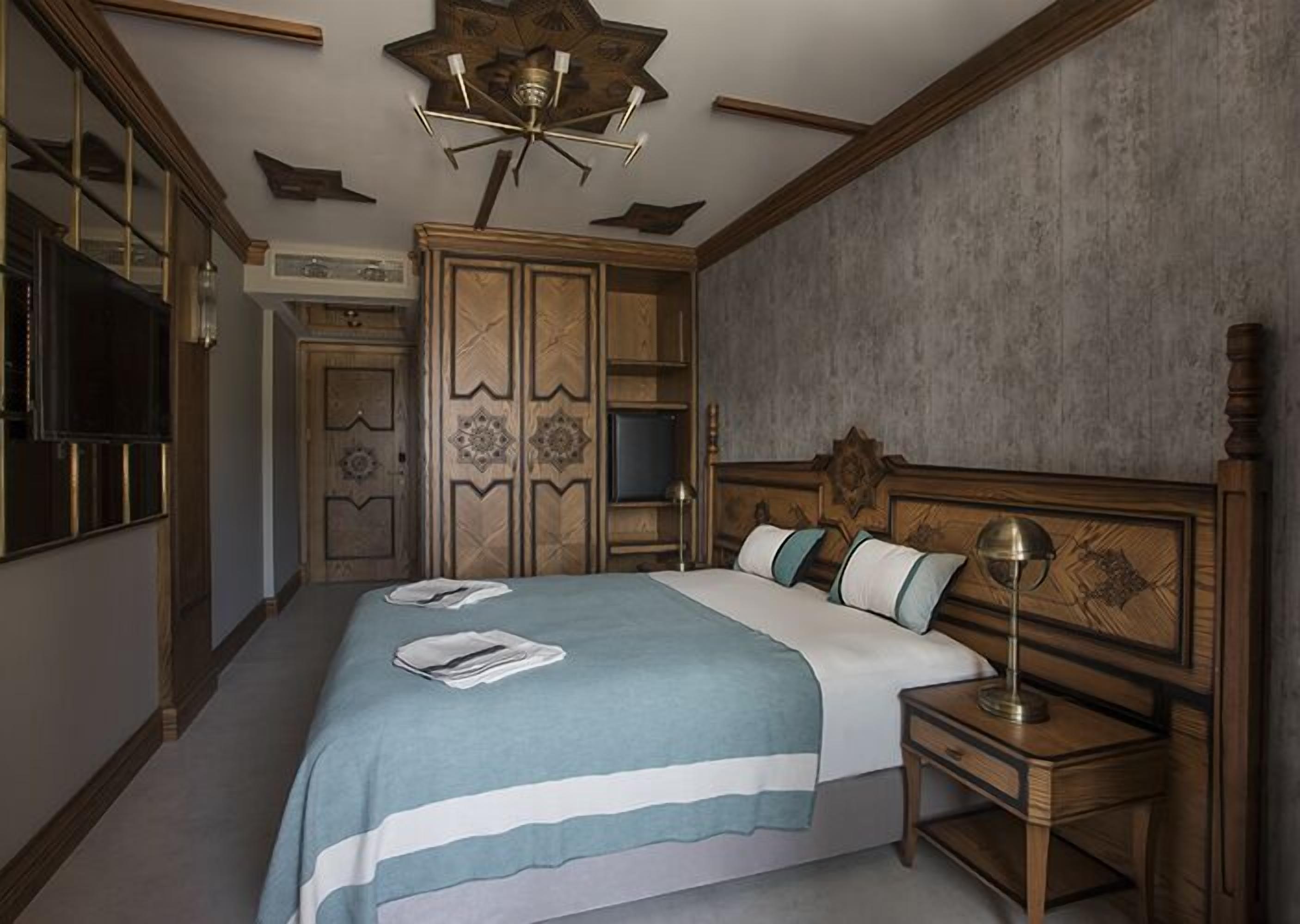 standard double or twin room | minibar, in-room safe, soundproofing, free wifi