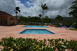 Alberca al aire libre 