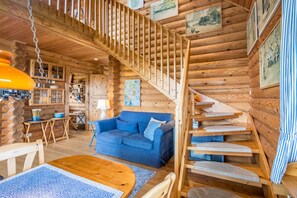 Fernseher, Bücher, Stereoanlage