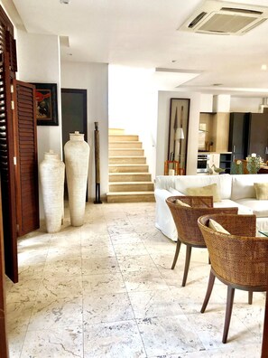 Smart TV - STUNNING VILLA w/Private Terrace & Splash Pool in the Old Town (Cartagena)