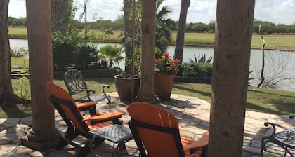 Schönes, modernes Haus am Golfplatz in der Nähe von South Padre Island