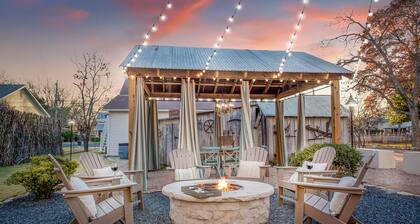 Bijou Whole House | Historic Home in Town | Sleeps 8 | Hot Tub
