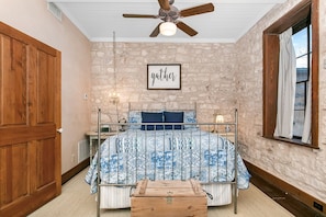 1 bedroom, iron/ironing board, free WiFi, bed sheets - Itz Inn Back Courtyard Suite | Sleeps 2 | Next to Hondo's On Main Street (Fredericksburg)