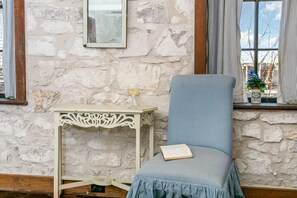 Interior - Itz Inn Back Courtyard Suite | Sleeps 2 | Next to Hondo's On Main Street (Fredericksburg)