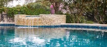 Absolut charmerende sydlig sindsro, adgang til pool og boblebad, gåafstand til Main St.