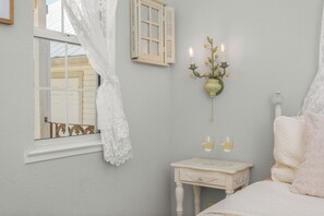 Iron/ironing board, free WiFi, bed sheets