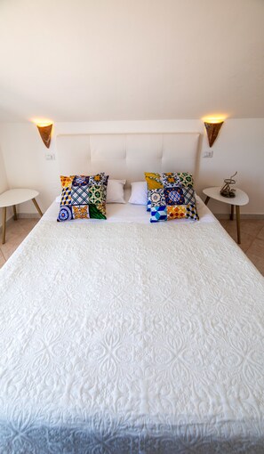 Comfort Apartment, 1 Bedroom, Balcony, Sea View | 1 bedroom, premium bedding, individually decorated - Hotel Ristorante Madonna Della Scala (Castellabate)