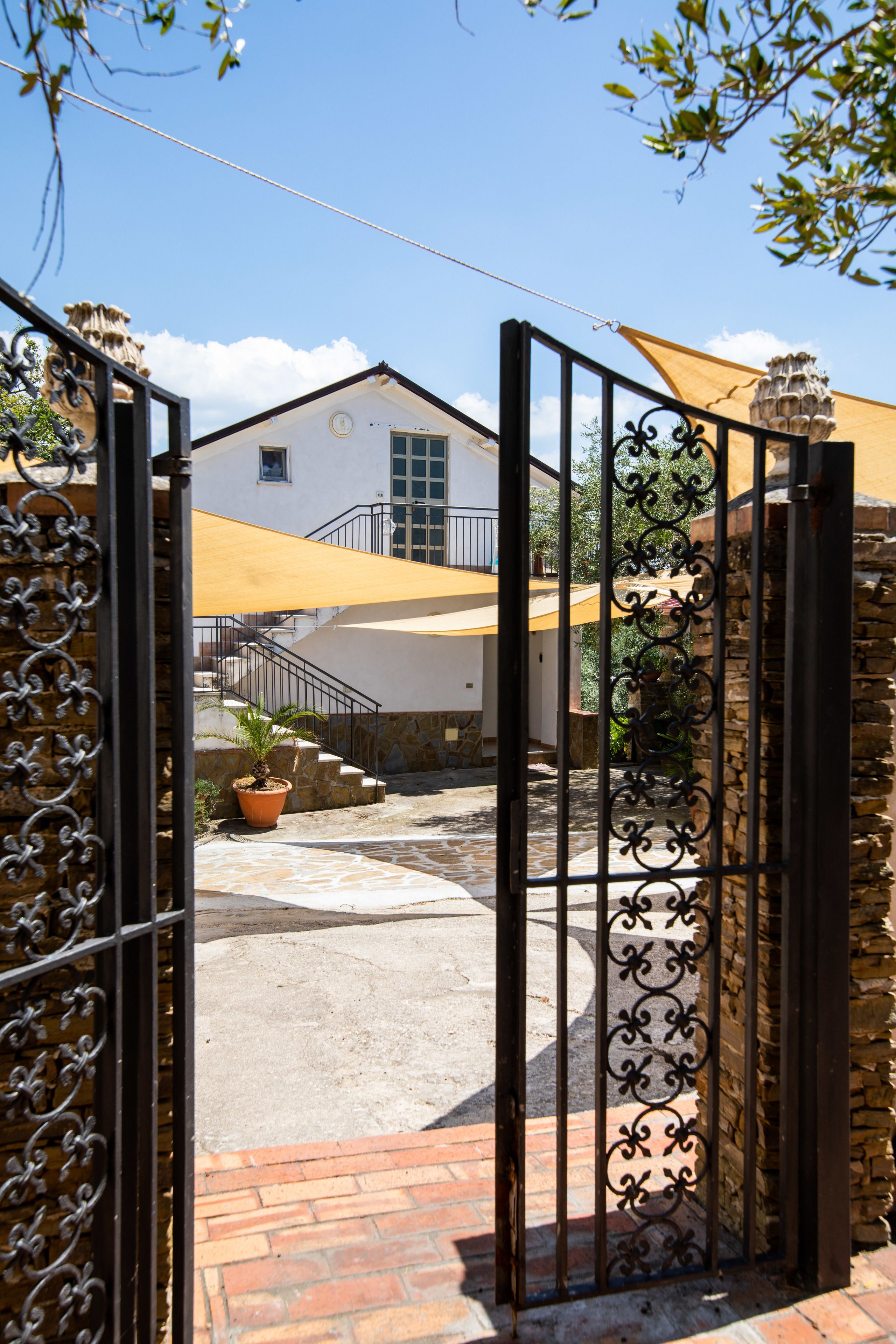 مدخل المنشأة