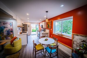 Dining - Gallery Suite at eARTh  Studios  (Nelson)