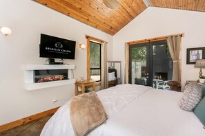 Tabla de planchar con plancha, wifi gratis y ropa de cama 