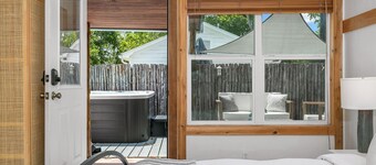 Speakeasy Cottages #2 |  Hot Tub & Sun Deck | 1/2 Block to Downtown | King Bed + more