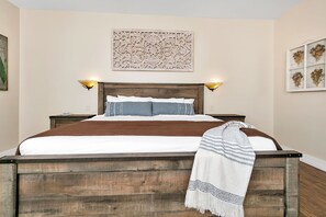 Silitysrauta/-lauta, ilmainen Wi-Fi, vuodevaatteet