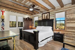 2 bedrooms, iron/ironing board, free WiFi, bed sheets - Riverside Retreat with River Access and Stunning views! (Stonewall)