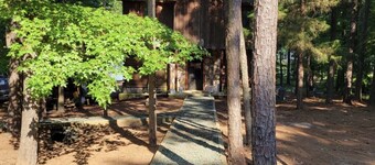 Log Cabin on Lake Front Property! New Spa!! New Grill! We have internet!